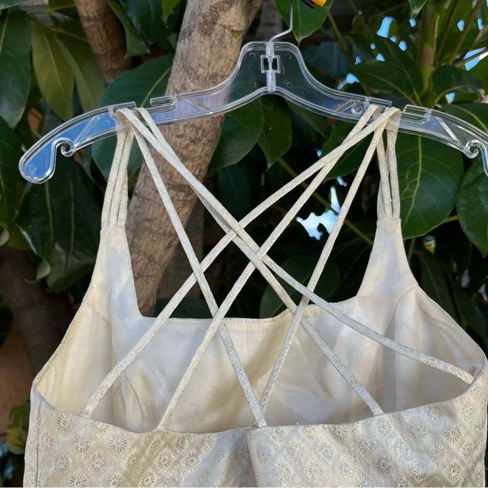 Vintage Beautiful top with intricate details - Picture 7 of 9